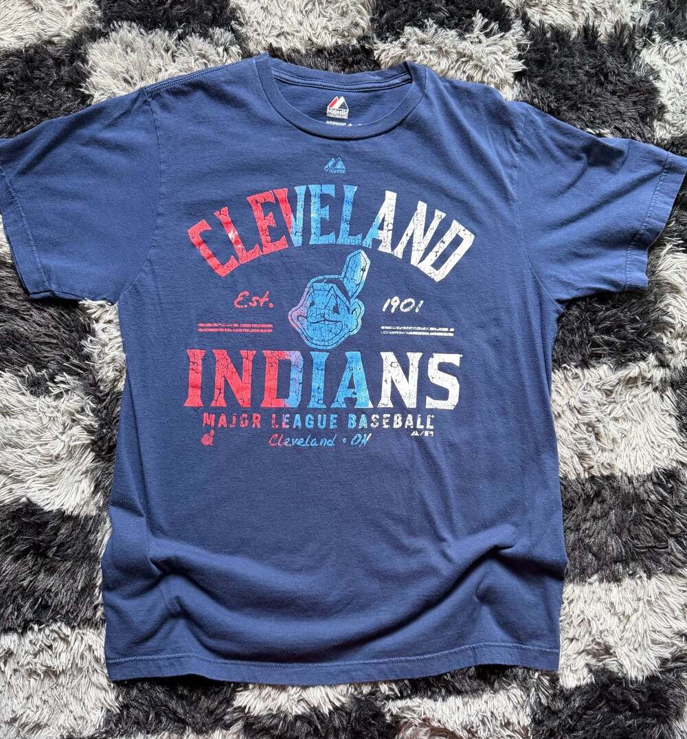 Majestic Cleveland Indians Major League Baseball Distressed Graphic Navy T-Shirt